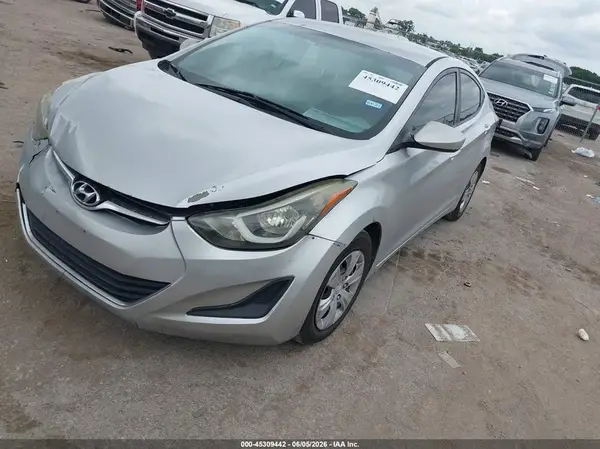 5NPDH4AE2GH705102 2016 HYUNDAI ELANTRA - Image 2