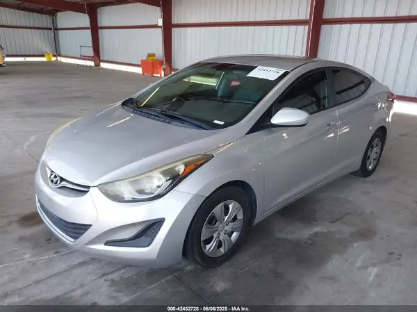 5NPDH4AE2GH705312 2016 HYUNDAI ELANTRA - Image 2