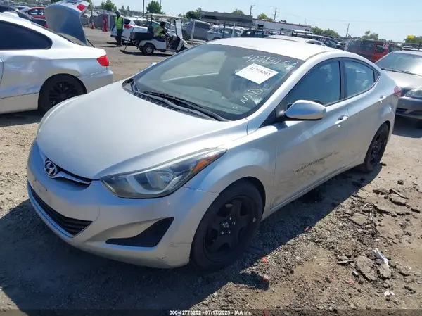 5NPDH4AE2GH708811 2016 HYUNDAI ELANTRA - Image 2