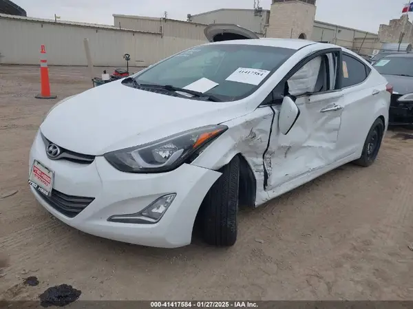 5NPDH4AE2GH709246 2016 HYUNDAI ELANTRA - Image 2