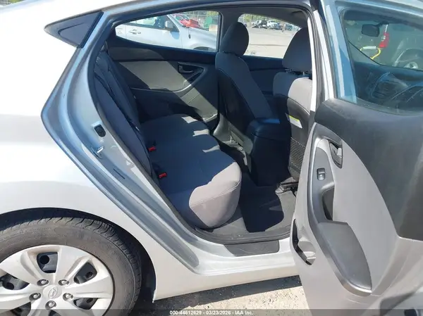 5NPDH4AE2GH714429 2016 HYUNDAI ELANTRA - Image 8