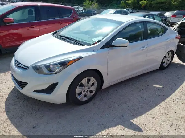 5NPDH4AE2GH714981 2016 HYUNDAI ELANTRA - Image 2