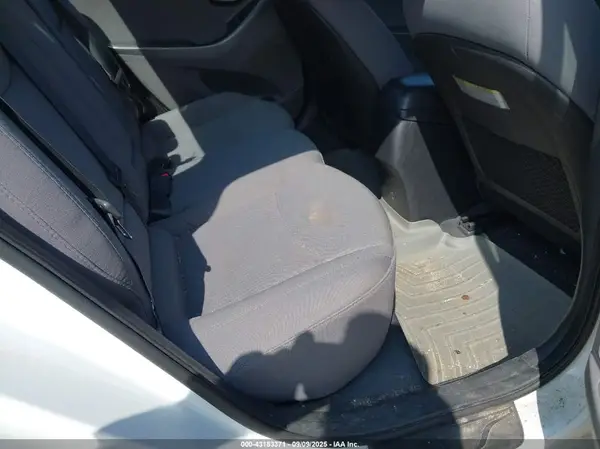 5NPDH4AE2GH714981 2016 HYUNDAI ELANTRA - Image 8