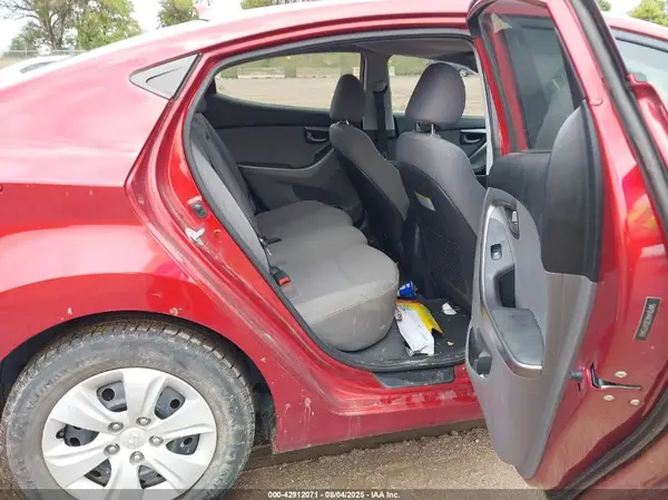 5NPDH4AE2GH715466 2016 HYUNDAI ELANTRA - Image 8