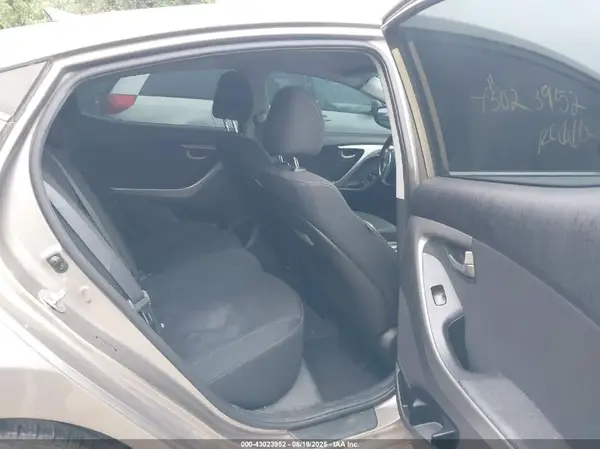 5NPDH4AE2GH716908 2016 HYUNDAI ELANTRA - Image 8