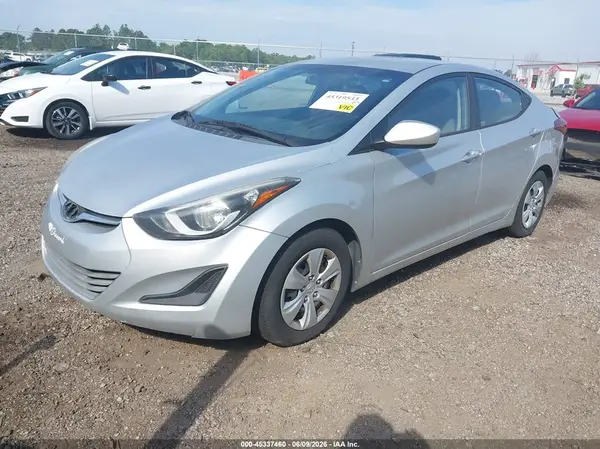 5NPDH4AE2GH718867 2016 HYUNDAI ELANTRA - Image 2