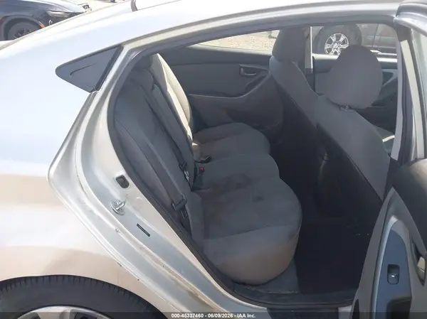 5NPDH4AE2GH718867 2016 HYUNDAI ELANTRA - Image 8