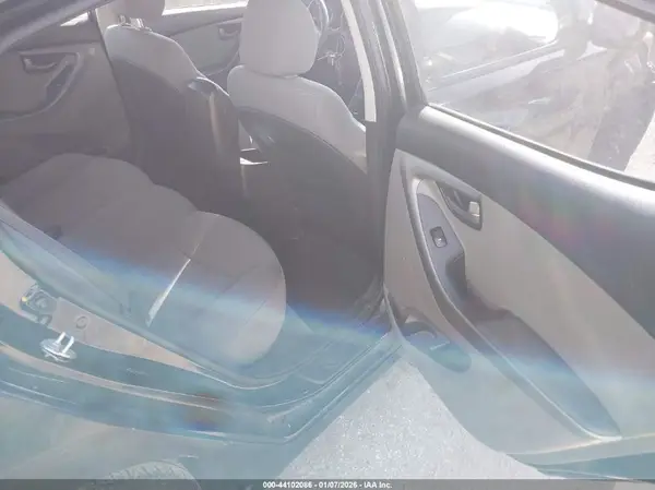 5NPDH4AE2GH720358 2016 HYUNDAI ELANTRA - Image 8