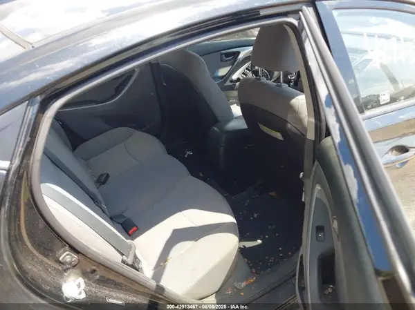 5NPDH4AE2GH720649 2016 HYUNDAI ELANTRA - Image 8