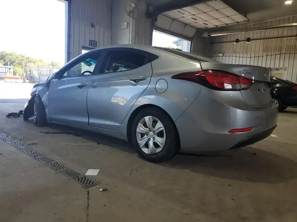 5NPDH4AE2GH721557 2016 HYUNDAI ELANTRA - Image 2