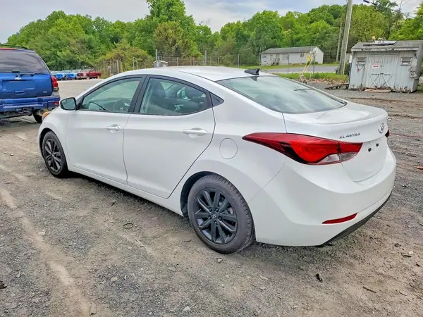 5NPDH4AE2GH722420 2016 HYUNDAI ELANTRA - Image 2