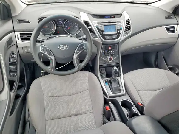 5NPDH4AE2GH722420 2016 HYUNDAI ELANTRA - Image 8