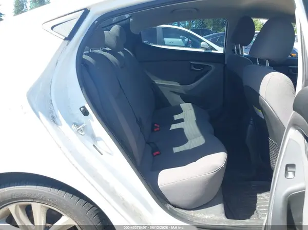 5NPDH4AE2GH722739 2016 HYUNDAI ELANTRA - Image 8