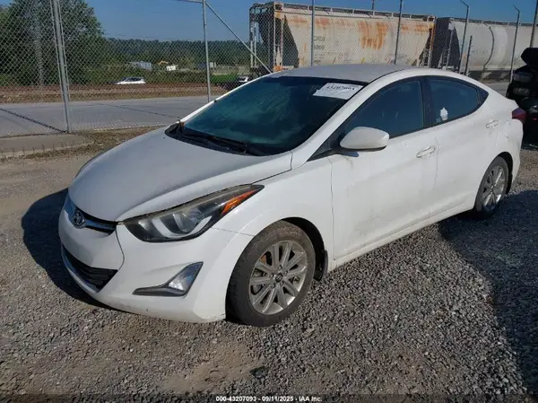 5NPDH4AE2GH722787 2016 HYUNDAI ELANTRA - Image 2