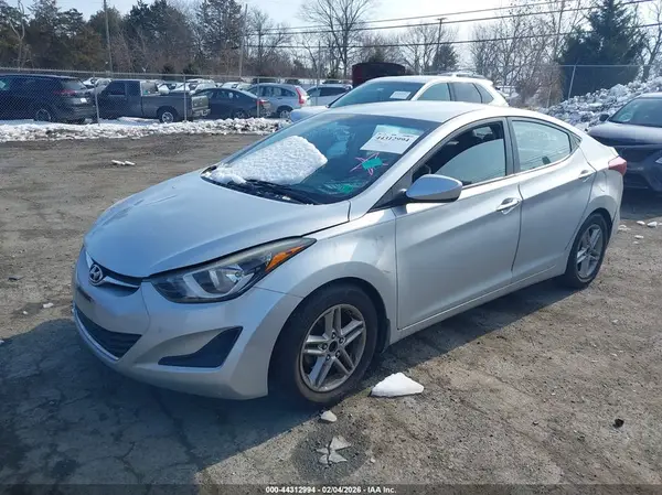5NPDH4AE2GH723812 2016 HYUNDAI ELANTRA - Image 2