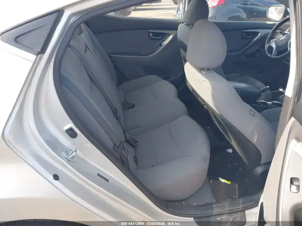 5NPDH4AE2GH723812 2016 HYUNDAI ELANTRA - Image 8