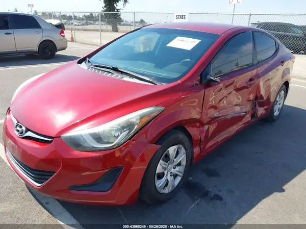 5NPDH4AE2GH724054 2016 HYUNDAI ELANTRA - Image 2
