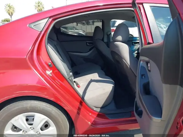 5NPDH4AE2GH724054 2016 HYUNDAI ELANTRA - Image 8