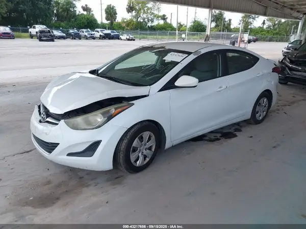 5NPDH4AE2GH724801 2016 HYUNDAI ELANTRA - Image 2