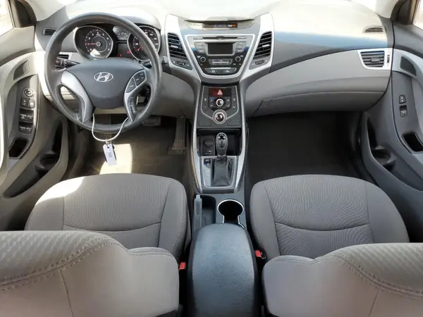 5NPDH4AE2GH725771 2016 HYUNDAI ELANTRA - Image 8
