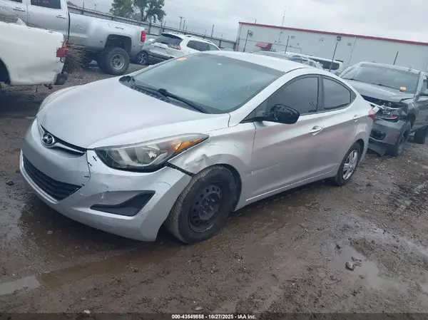 5NPDH4AE2GH725785 2016 HYUNDAI ELANTRA - Image 2