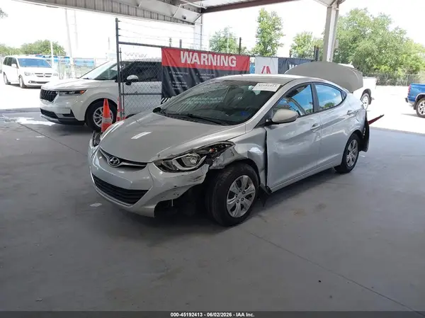 5NPDH4AE2GH726113 2016 HYUNDAI ELANTRA - Image 2