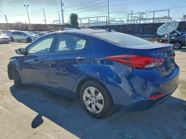 5NPDH4AE2GH726564 2016 HYUNDAI ELANTRA - Image 2