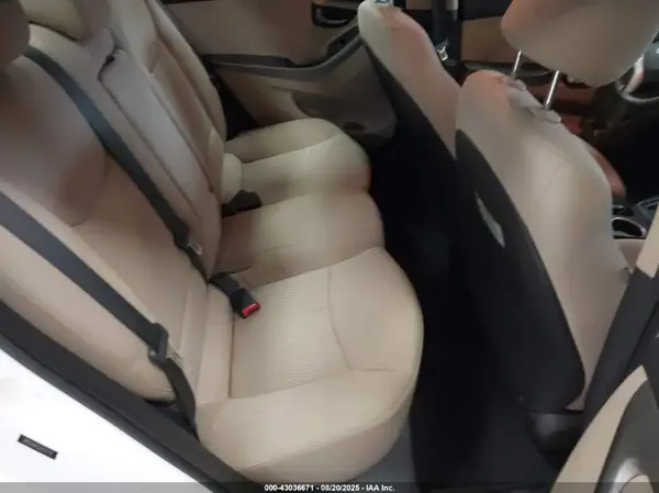 5NPDH4AE2GH727178 2016 HYUNDAI ELANTRA - Image 8