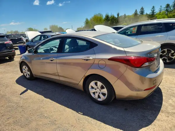 5NPDH4AE2GH727696 2016 HYUNDAI ELANTRA - Image 2