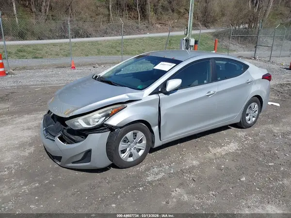 5NPDH4AE2GH729710 2016 HYUNDAI ELANTRA - Image 2