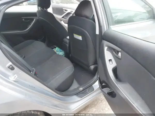 5NPDH4AE2GH730517 2016 HYUNDAI ELANTRA - Image 8