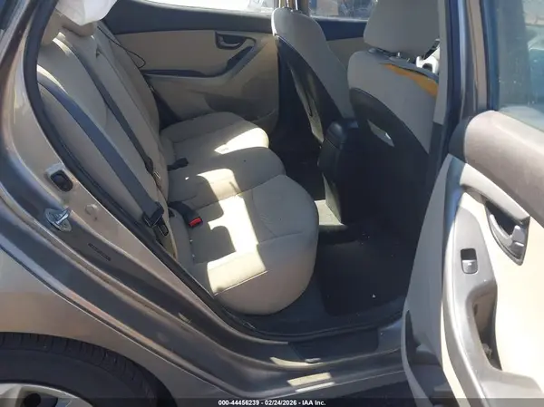 5NPDH4AE2GH730579 2016 HYUNDAI ELANTRA - Image 8