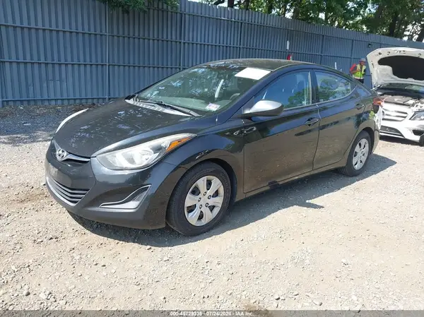 5NPDH4AE2GH731859 2016 HYUNDAI ELANTRA - Image 2