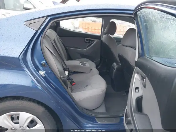 5NPDH4AE2GH732736 2016 HYUNDAI ELANTRA - Image 8