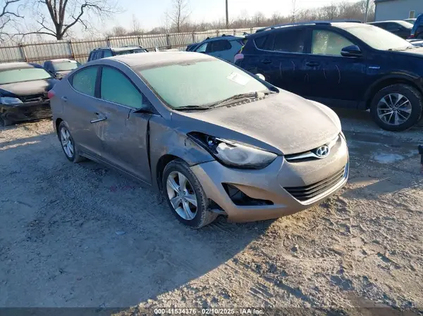 5NPDH4AE2GH733692 2016 HYUNDAI ELANTRA - Image 1