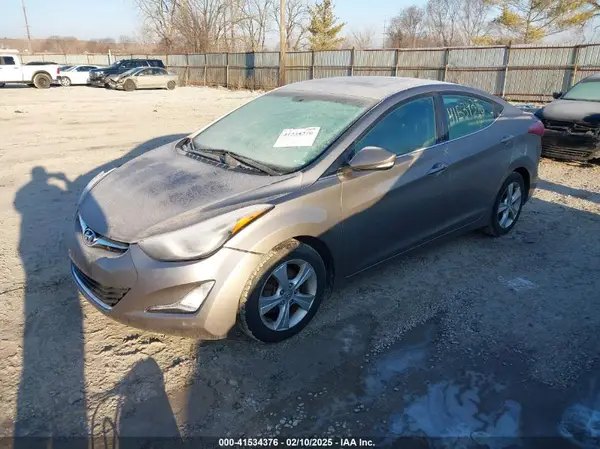 5NPDH4AE2GH733692 2016 HYUNDAI ELANTRA - Image 2