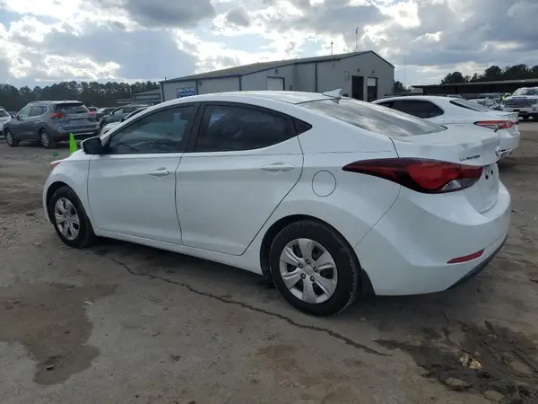 5NPDH4AE2GH733773 2016 HYUNDAI ELANTRA - Image 2