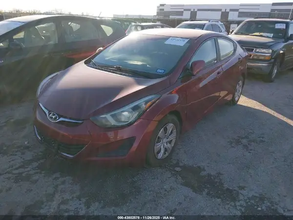 5NPDH4AE2GH733983 2016 HYUNDAI ELANTRA - Image 2