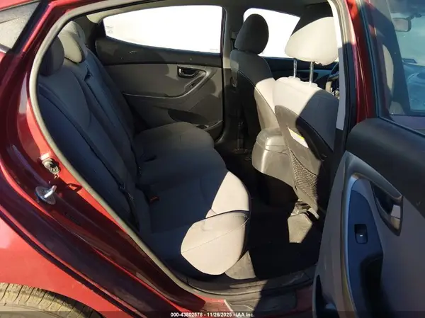 5NPDH4AE2GH733983 2016 HYUNDAI ELANTRA - Image 8