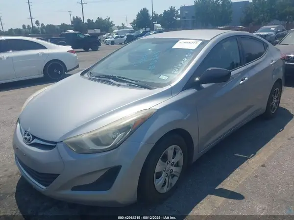 5NPDH4AE2GH734874 2016 HYUNDAI ELANTRA - Image 2