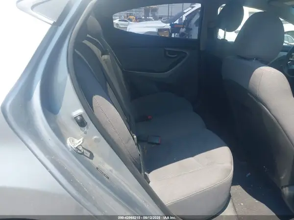 5NPDH4AE2GH734874 2016 HYUNDAI ELANTRA - Image 8