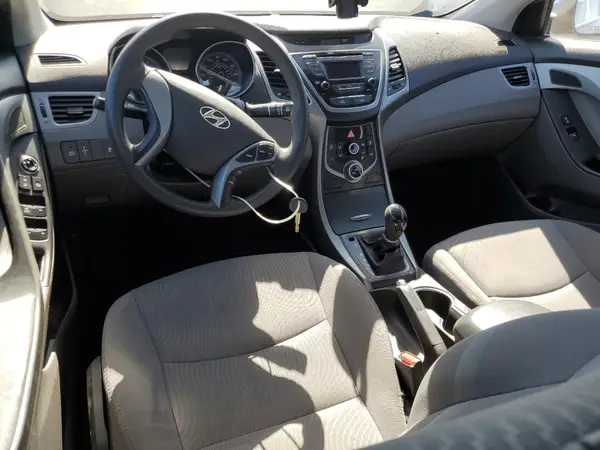 5NPDH4AE2GH735796 2016 HYUNDAI ELANTRA - Image 8