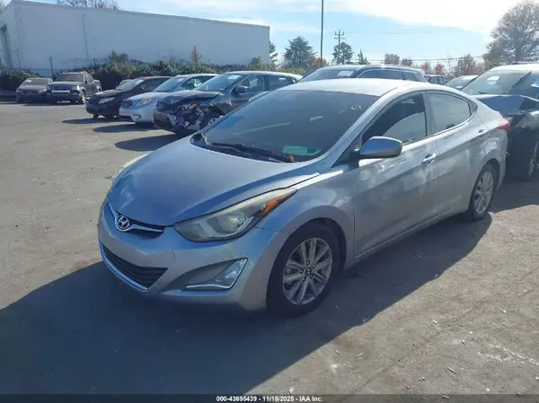 5NPDH4AE2GH735863 2016 HYUNDAI ELANTRA - Image 2