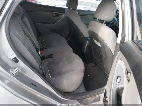 5NPDH4AE2GH736608 2016 HYUNDAI ELANTRA - Image 8