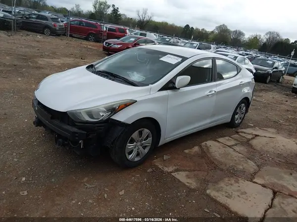 5NPDH4AE2GH737175 2016 HYUNDAI ELANTRA - Image 2