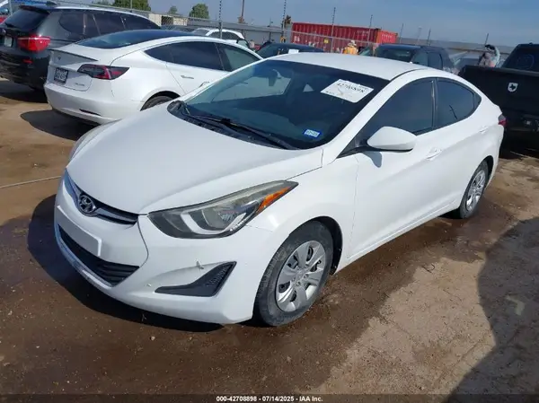 5NPDH4AE2GH737452 2016 HYUNDAI ELANTRA - Image 2