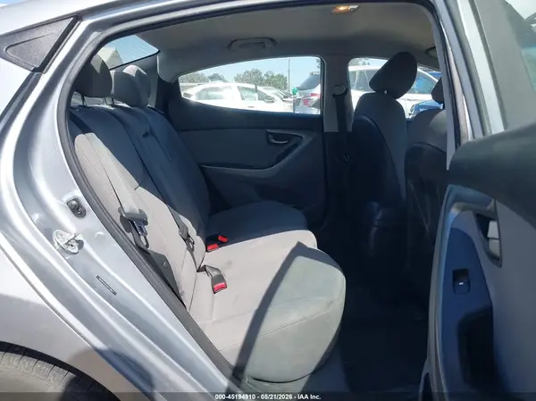 5NPDH4AE2GH738617 2016 HYUNDAI ELANTRA - Image 8