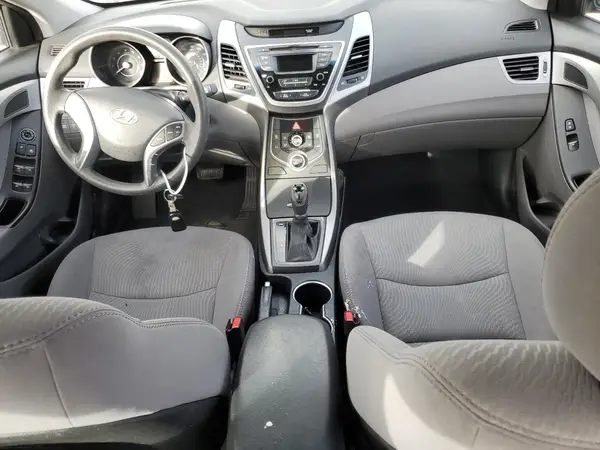5NPDH4AE2GH740092 2016 HYUNDAI ELANTRA - Image 8