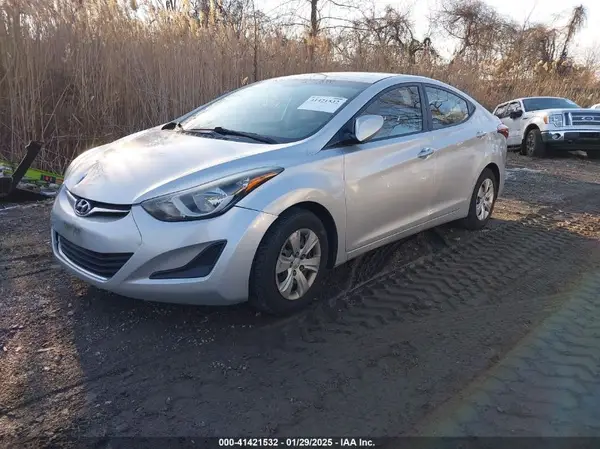5NPDH4AE2GH740187 2016 HYUNDAI ELANTRA - Image 2