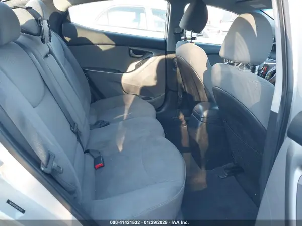5NPDH4AE2GH740187 2016 HYUNDAI ELANTRA - Image 8